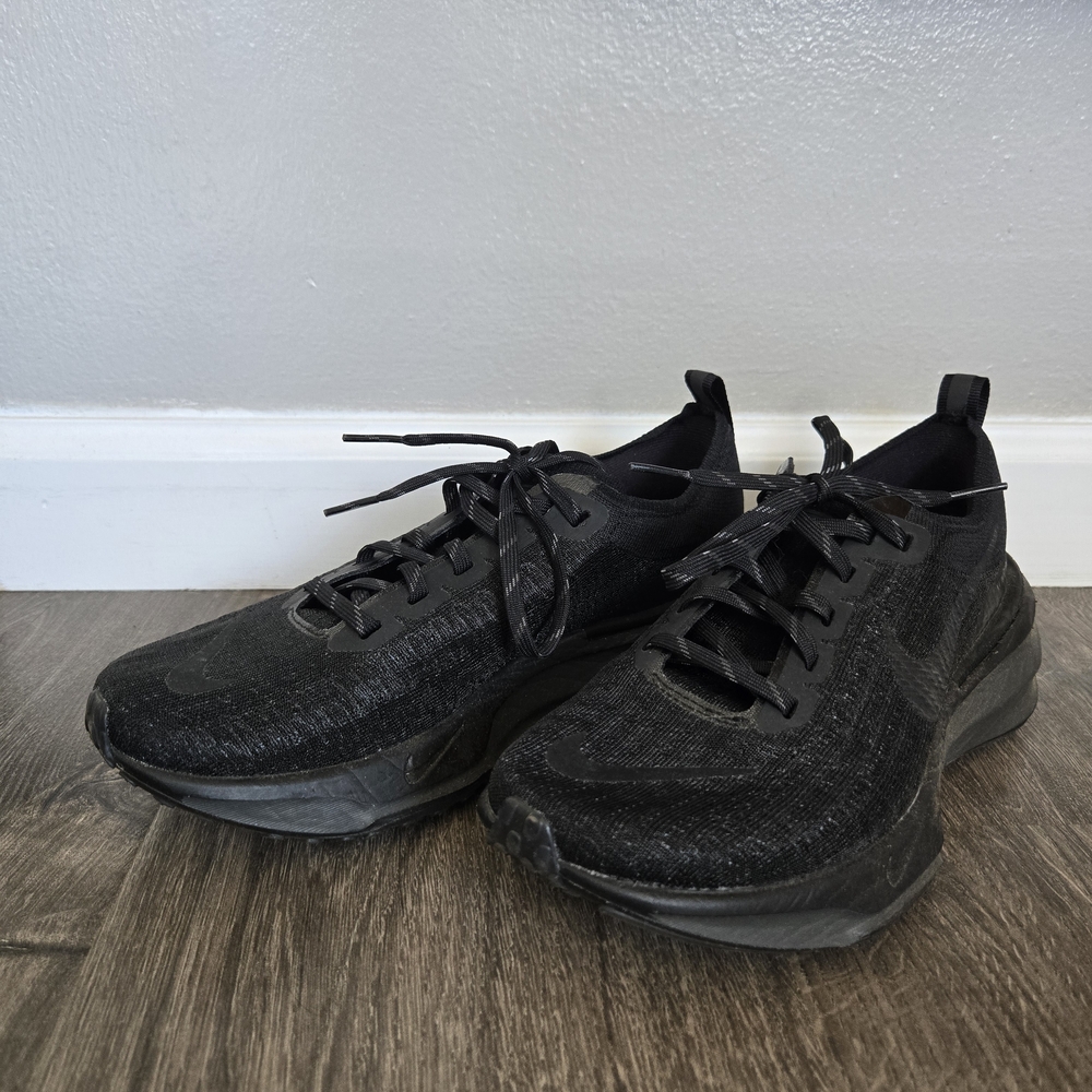 NIKE ZoomX invincible Run 3 SIZE 8 Womens
